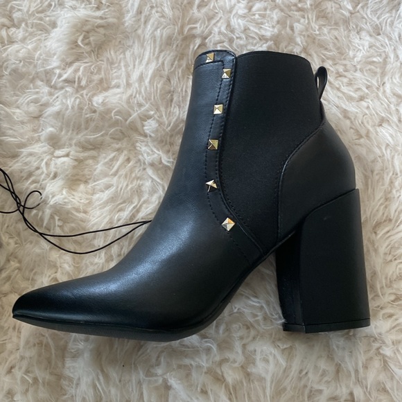 New Mari A. Black boots - Picture 3 of 8